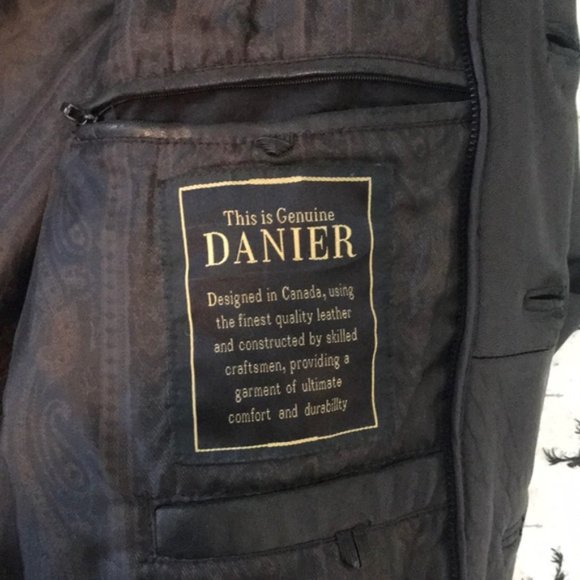 Danier Leather Coat Size: L - Picture 5 of 6